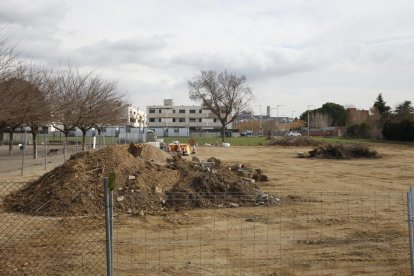 Imagen actual de las obras en la calle Victòria Kent.