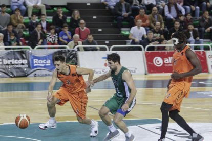 El Força Lleida guanya a Càceres suma la tercera victòria