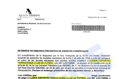 Primera pàgina de la notificació que han rebut aquestes empreses.