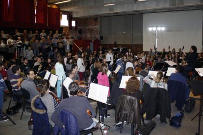 Un moment de l’assaig de la formació, ahir a Torrefarrera.