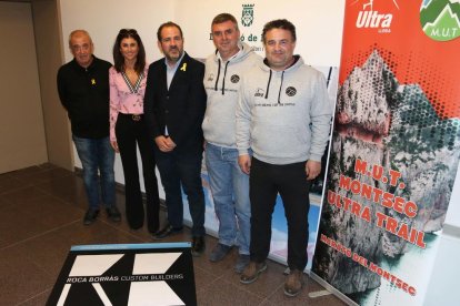 Autoridades y organizadores ayer durante la presentación de la Montsec Ultra Trail.