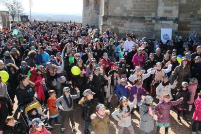 El buen tiempo se alía con Afanoc y llena de solidaridad la Seu Vella