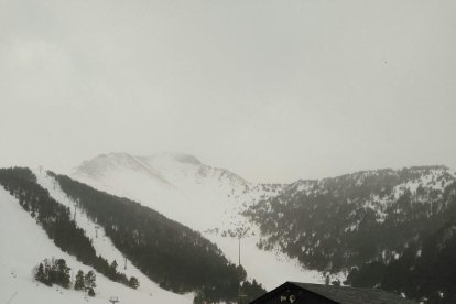 Les pistes d’Espot, on la vaga ahir va tenir a penes incidència, van acollir gairebé 2.000 persones.