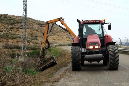 Trabajos de desbrozado de los caminos de l’Horta.