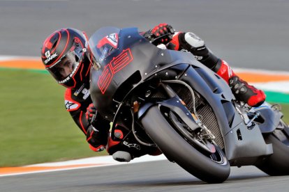 Jorge Lorenzo amb la seua nova Honda.