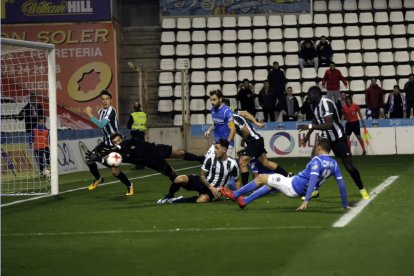 Una de les moltes ocasions clares del Lleida.