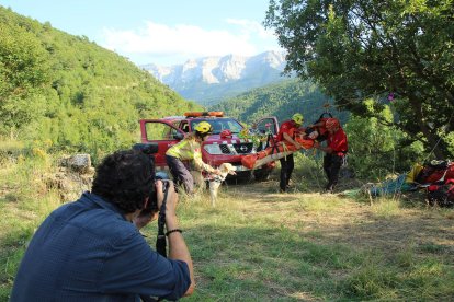 Momento en que un fotógrafo toma una de las imágenes para el calendario en La Seu.