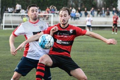 Una acció del partit d’ahir entre l’EFAC i el Sant Ildefons.