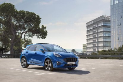 Utilitza la tecnologia EcoBoost Hybrid de 48 volts, que integra el parell elèctric amb un motor de gasolina 1.0 de tres cilindres de fins a 155 CV.