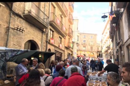 Masiva afluencia de público a la Fira del Bolet i el Boletaire de Solsona