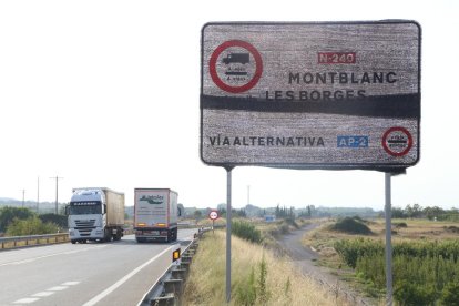 Trànsit preveu activar diumenge la desviació obligatòria de camions a l’AP-2