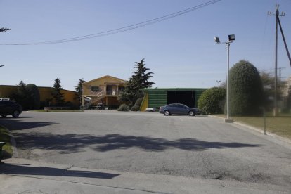 Vistas de la empresa Aeropic, donde ayer tuvo lugar el presunto intento de homicidio. 