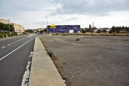 El nou estacionament gratuït a la travessia de l’N-II.