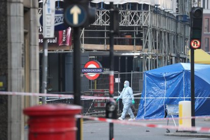 Els investigadors van seguir ahir amb les tasques de camp a Londres.