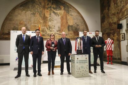 Un momento de la presentación, ayer, de la Supercopa de Catalunya, acto al que asistió Bartomeu.