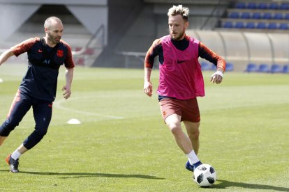 Rakitic recibió ayer el alta y estará disponible para la final.