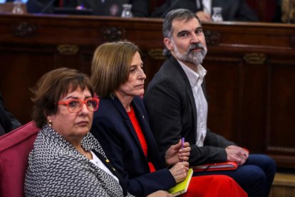 Bassa, Forcadell y Cuixart, en una sesión del juicio.