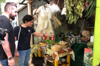 Javier Peña recorre diferentes países en busca de la gastronomía autóctona.