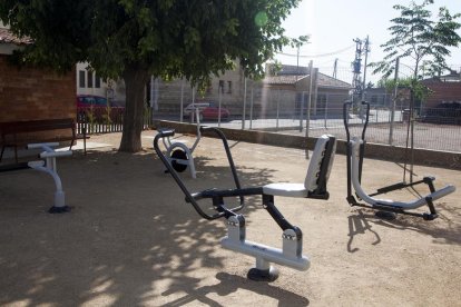 Gimnasio al aire libre y juegos infantiles y tradicionales. 