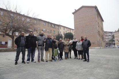 Veïns i testimonis d’aquella nit tràgica, al solar on hi havia el bloc D.