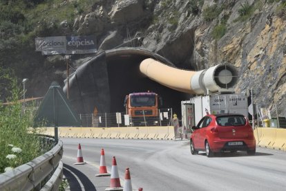 Imatge de les obres del túnel a la carretera C-14, a Organyà.