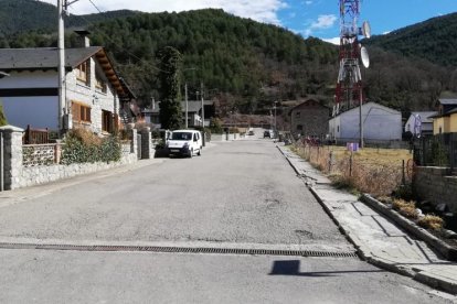 Una de las calles de Vilaller en las que se renovarán las aceras.