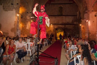 La presentación de la fiesta a la población tuvo lugar ayer por la noche en el espacio de Sant Domènec. 