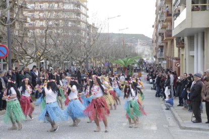 Petits i grans van gaudir la desfilada de carrosses i comparses, que aquest any va arribar a la 64 edició.