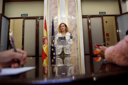 La presidenta del Congreso Meritxell Batet anunciando la fecha del debate de investidura.