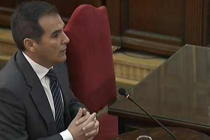 Nieto acusa Forn i els Mossos de mostrar-se reticents a complir el mandat judicial d'impedir l'1-O