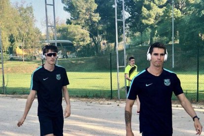 Bernat y Arnau Erta calentando antes de su participación en la nueva competición de la Federación.