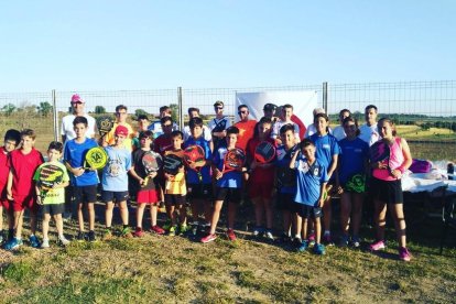 Una veintena de parejas en el circuito de pádel de Balaguer