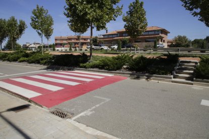 La escalera para acceder al paseo de la avenida Lluís Companys, antes de que lo corrigieran.