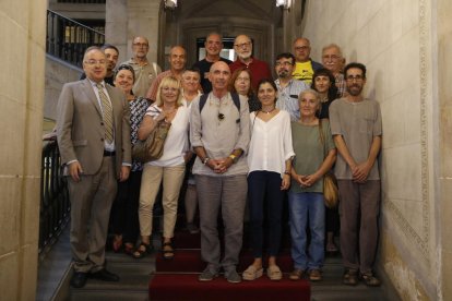 Proceso constituyente  -  Debat Constituent, la iniciativa que busca organizar un debate constituyente en Catalunya, presentó ayer la Coordinadora d’Enteses, con la que pretende asentar su estructura en el territorio y alentar el debate ciudadan ...