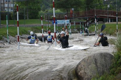 El canal olímpico estaba ayer muy transitado en la sesión vespertina.