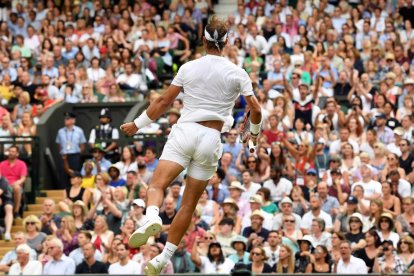 Nadal salta en una acción del partido de ayer.