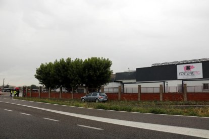 Exterior del matadero de Mollerussa, propiedad del Grupo Jorge.