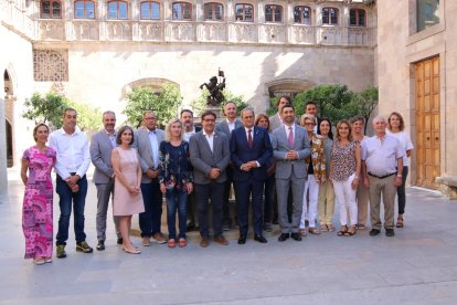 Torra y Puigneró junto a alcaldes de la comarca del Alt Urgell.