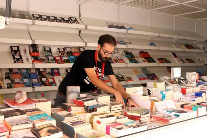 La 37 Setmana del Llibre en Català arrancó ayer en Barcelona.