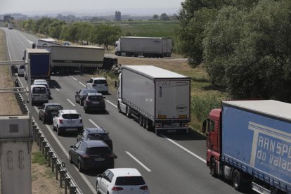 Espectacular accident en la A2, a Sidamon