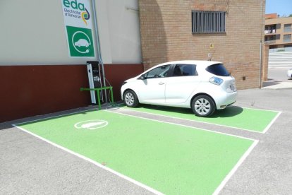 Almenar ja pot carregar vehicles elèctrics