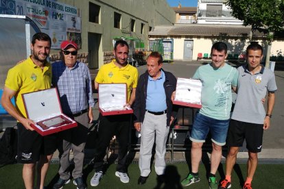 Homenaje del Cervera a jugadores