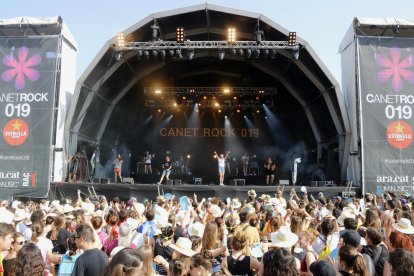 El grupo Roba Estesa inaugurando ayer el festival.