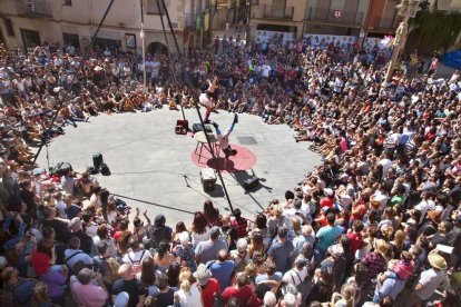 La plaça Major és un dels punts habituals de FiraTàrrega que concentren més públic.