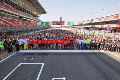 Todas las personas que forman parte de las 24 Horas de Catalunya guardaron un minuto de silencio.