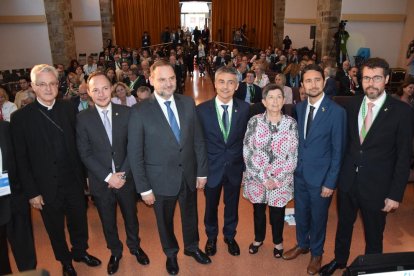 El ministro Ábalos con los responsables de la Trobada, la delegada del Gobierno y el conseller Calvet.