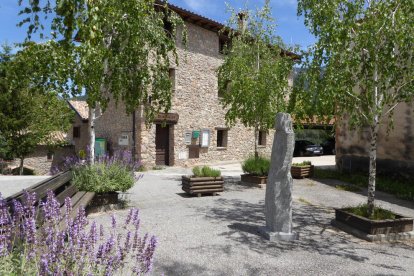 Vista del ayuntamiento de La Vansa i Fórnols. 