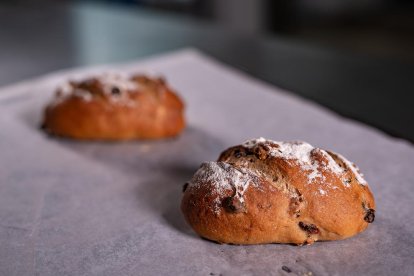 El pa de sègol, un cop cuit al forn i llest per menjar.