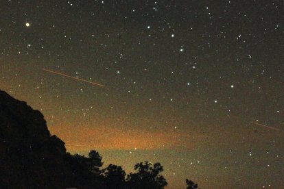 Alejarse de la contaminación lumínica y estar en un lugar elevado, clave para poder ver las Perseidas. 