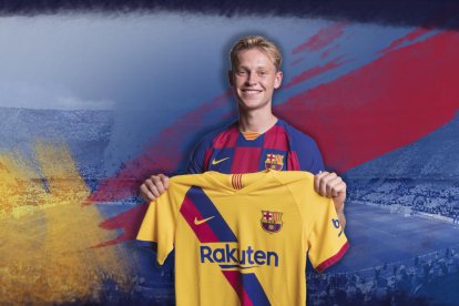 El holandés Frenkie De Jong posó con la segunda camiseta para el spot promocional.